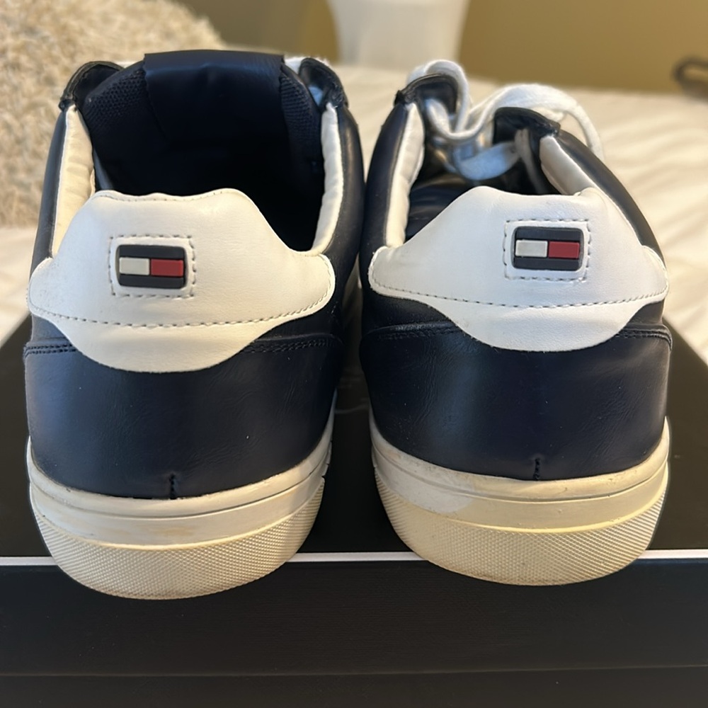 Like new Tommy Hilfiger Navy Sneakers - Picture 4 of 6